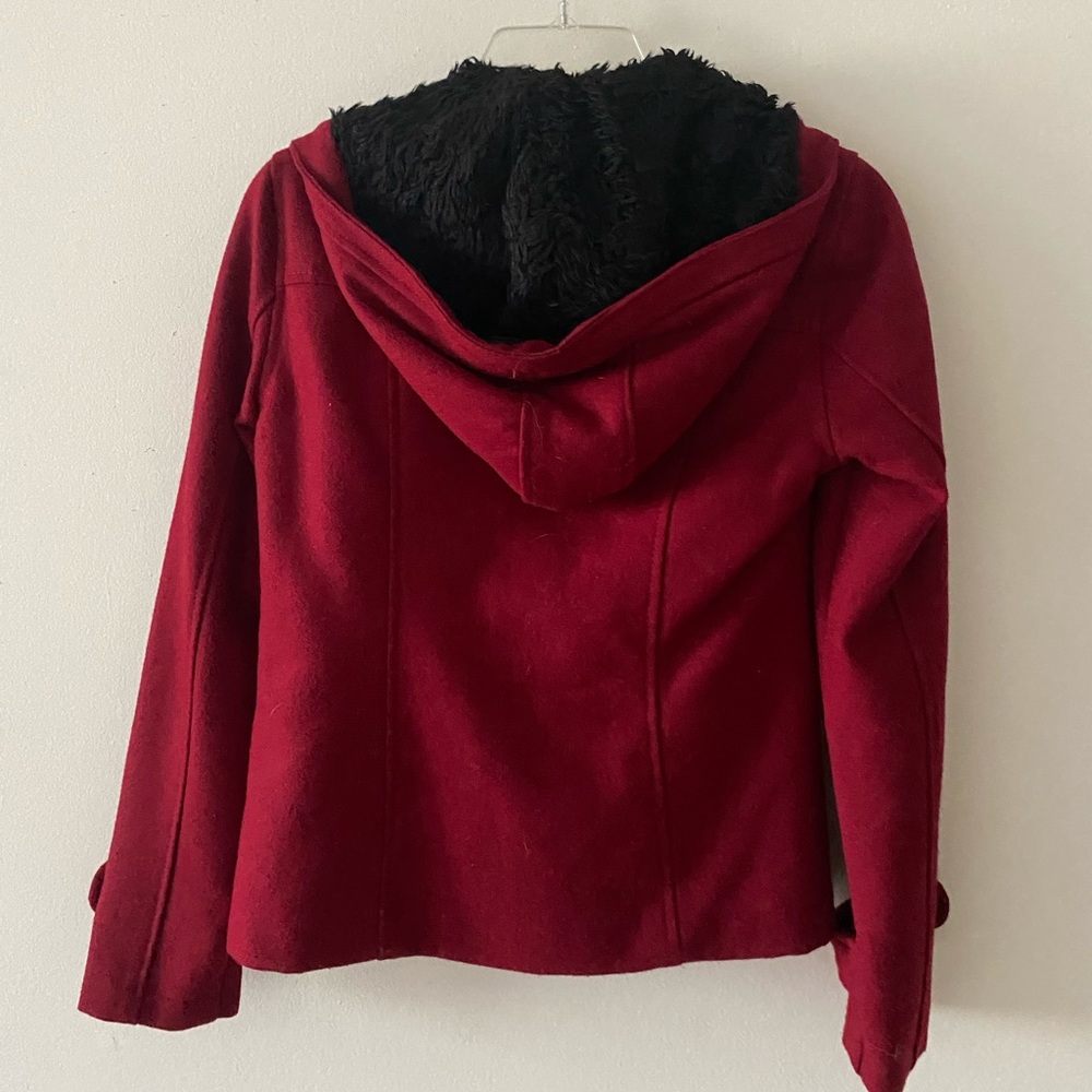 Red jacket - Picture 2 of 3